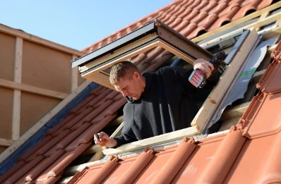 Pose de fenêtres de toit Velux à Lindre-Basse
